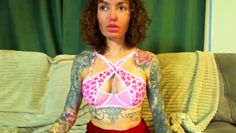 Cute face online show from 17, 11, 2025