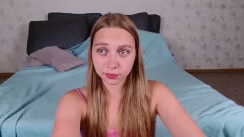 Snapshot of love_bella_ chatting on 9, 7, 2026 love bella online show from 9, 7, 2026