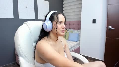 Kristen LoveBerry online show from 26, 10, 2025