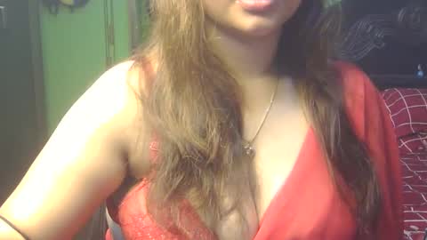 Snapshot of love_luna_angel chatting on 2, 2, 2025 Luna online show from 2, 2, 2025