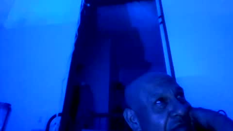 Snapshot of loveazz4me chatting on 12, 6, 2026 loveazz4me online show from 12, 6, 2026