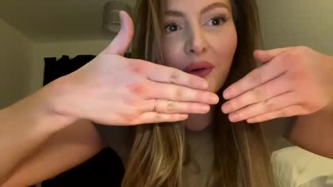 Snapshot of lovelavender_ chatting on 17, 1, 2025 LoveLavender online show from 17, 1, 2025