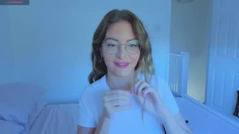 Snapshot of lovelavender_ chatting on 6, 10, 2025 LoveLavender online show from 6, 10, 2025
