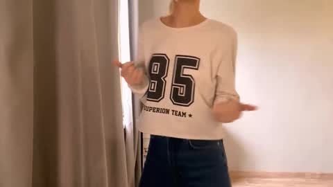 Ella online show from 3, 12, 2025