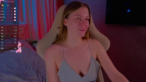Snapshot of lovellalipss chatting on 9, 12, 2024 Laura online show from 9, 12, 2024