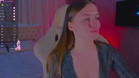 Snapshot of lovellalipss chatting on 10, 12, 2024 Laura online show from 10, 12, 2024