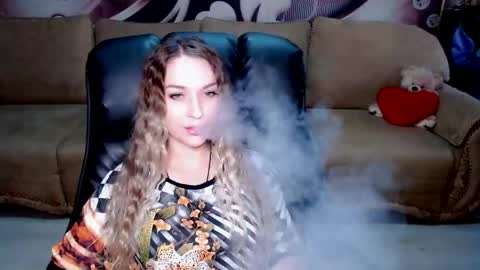Snapshot of lovellymalina chatting on 23, 4, 2026 private open online show from 23, 4, 2026