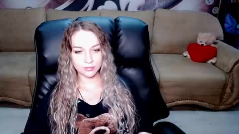 Snapshot of lovellymalina chatting on 30, 4, 2026 private open online show from 30, 4, 2026