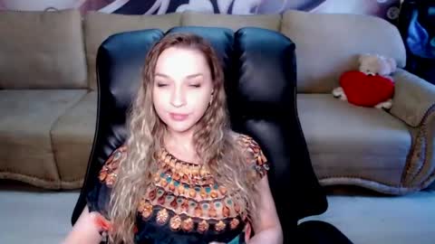 Snapshot of lovellymalina chatting on 25, 5, 2026 private open online show from 25, 5, 2026