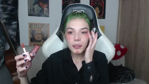 Snapshot of lovely_cass chatting on 17, 12, 2024 Cassie online show from 17, 12, 2024