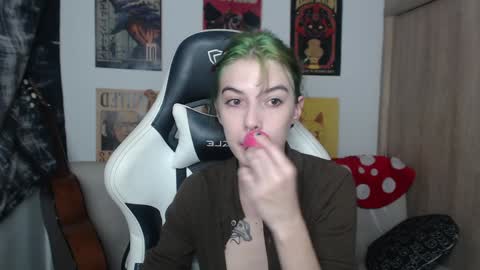 Snapshot of lovely_cass chatting on 18, 12, 2024 Cassie online show from 18, 12, 2024