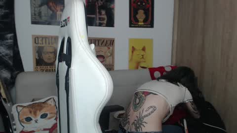 Snapshot of lovely_cass chatting on 6, 1, 2025 Cassie online show from 6, 1, 2025