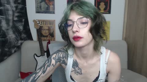 Snapshot of lovely_cass chatting on 4, 2, 2025 Cassie online show from 4, 2, 2025