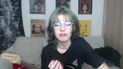 Snapshot of lovely_cass chatting on 7, 2, 2025 Cassie online show from 7, 2, 2025