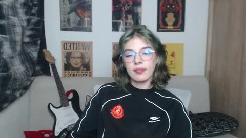 Snapshot of lovely_cass chatting on 8, 2, 2025 Cassie online show from 8, 2, 2025