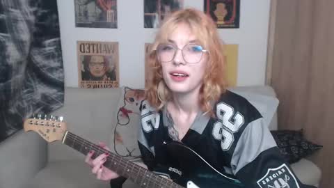 Snapshot of lovely_cass chatting on 7, 3, 2025 Cassie online show from 7, 3, 2025