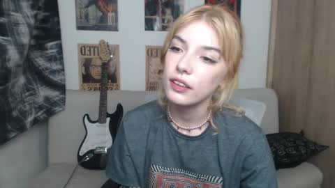 Snapshot of lovely_cass chatting on 9, 3, 2025 Cassie online show from 9, 3, 2025