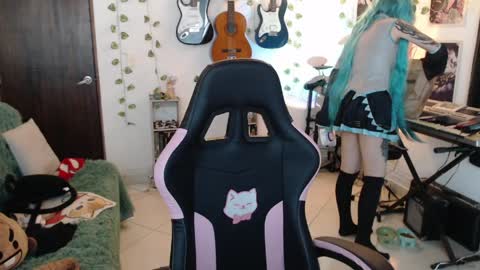 Cassie online show from 10, 4, 2026