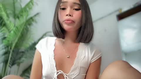 lovely_cittie18 online show from 17, 4, 2026