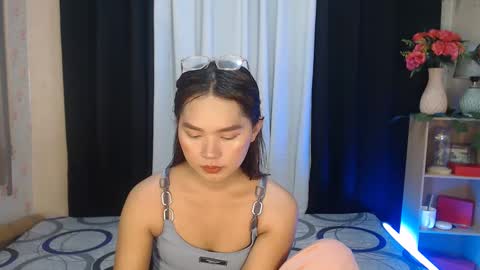 lovely_dianne online show from 11, 2, 2025