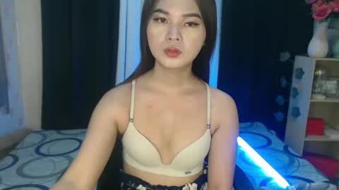 lovely_dianne online show from 20, 2, 2025