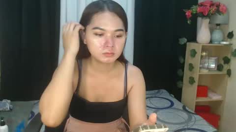 lovely_dianne online show from 26, 2, 2025