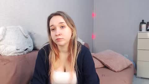 Lovely Hayley online show from 2, 2, 2026