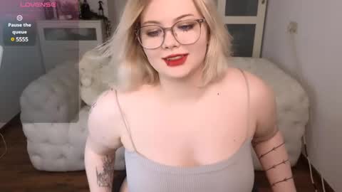 Snapshot of lovely_leilla chatting on 10, 3, 2025 lovely_leilla online show from 10, 3, 2025
