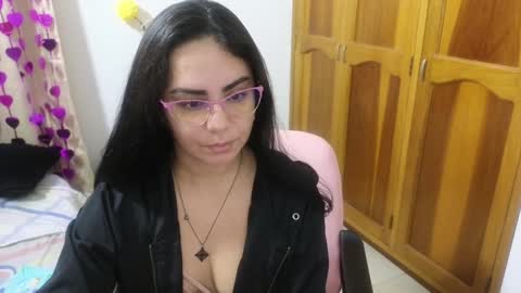 Snapshot of lovely_trix_ chatting on 7, 2, 2025 Trix online show from 7, 2, 2025