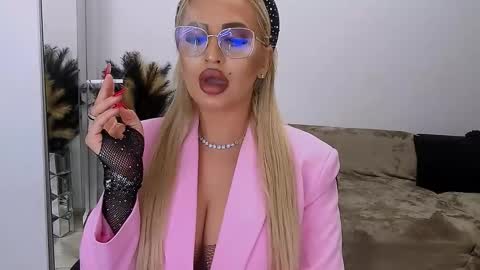 PrAllinXXXa online show from 9, 2, 2026