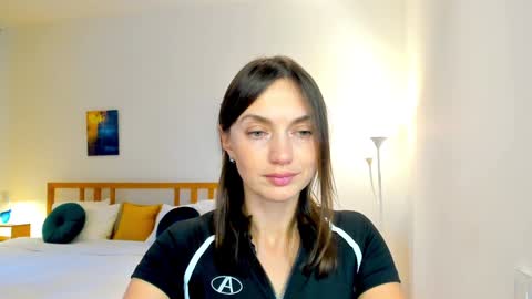 Snapshot of lovelyeemia chatting on 2, 12, 2024 Mia online show from 2, 12, 2024