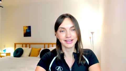 Snapshot of lovelyeemia chatting on 2, 12, 2024 Mia online show from 2, 12, 2024