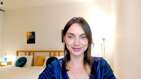 Snapshot of lovelyeemia chatting on 5, 12, 2024 Mia online show from 5, 12, 2024