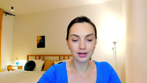 Snapshot of lovelyeemia chatting on 8, 12, 2024 Mia online show from 8, 12, 2024