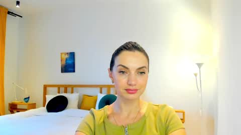 Snapshot of lovelyeemia chatting on 10, 12, 2024 Mia online show from 10, 12, 2024