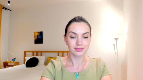 Snapshot of lovelyeemia chatting on 10, 12, 2024 Mia online show from 10, 12, 2024