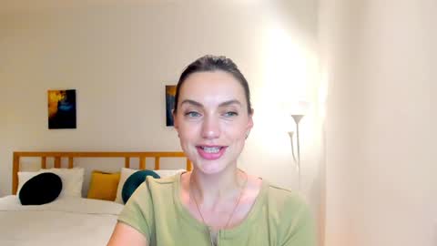 Snapshot of lovelyeemia chatting on 10, 12, 2024 Mia online show from 10, 12, 2024