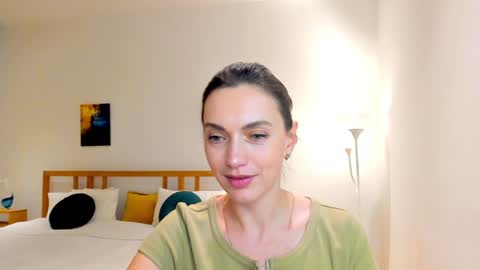 Snapshot of lovelyeemia chatting on 10, 12, 2024 Mia online show from 10, 12, 2024