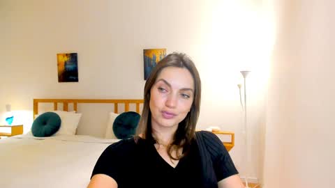 Snapshot of lovelyeemia chatting on 11, 12, 2024 Mia online show from 11, 12, 2024