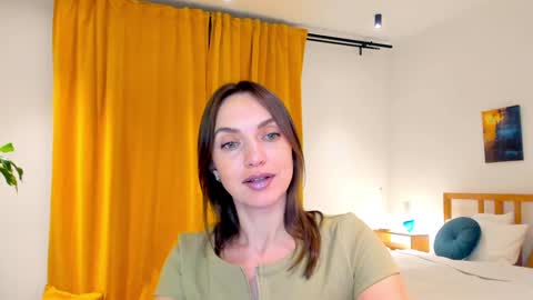 Snapshot of lovelyeemia chatting on 13, 12, 2024 Mia online show from 13, 12, 2024