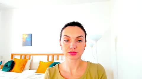 Snapshot of lovelyeemia chatting on 14, 12, 2024 Mia online show from 14, 12, 2024