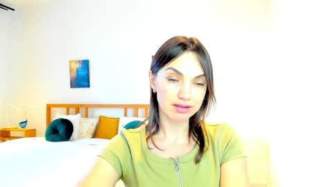 Snapshot of lovelyeemia chatting on 18, 12, 2024 Mia online show from 18, 12, 2024