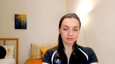 Snapshot of lovelyeemia chatting on 20, 12, 2024 Mia online show from 20, 12, 2024