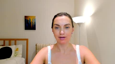 Snapshot of lovelyeemia chatting on 21, 12, 2024 Mia online show from 21, 12, 2024
