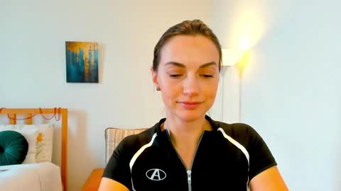 Snapshot of lovelyeemia chatting on 28, 12, 2024 Mia online show from 28, 12, 2024