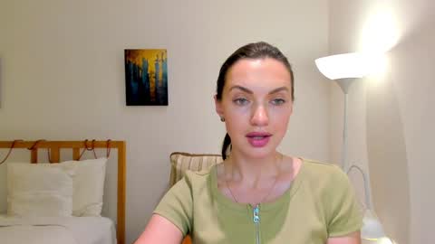 Snapshot of lovelyeemia chatting on 3, 1, 2025 Mia online show from 3, 1, 2025