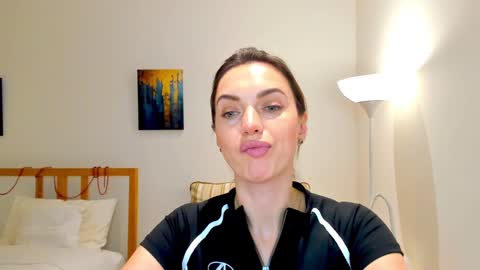 Snapshot of lovelyeemia chatting on 7, 1, 2025 Mia online show from 7, 1, 2025