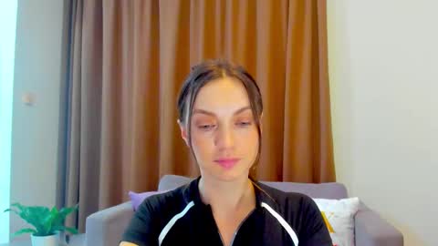 Snapshot of lovelyeemia chatting on 12, 9, 2025 Mia online show from 12, 9, 2025