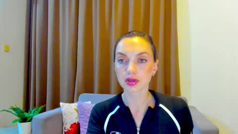 Snapshot of lovelyeemia chatting on 21, 9, 2025 Mia online show from 21, 9, 2025