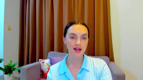 Snapshot of lovelyeemia chatting on 15, 10, 2025 Mia online show from 15, 10, 2025